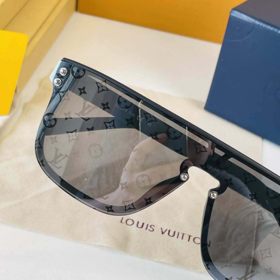 Louis Vuitton Z1082E LV Waimea Sunglasses