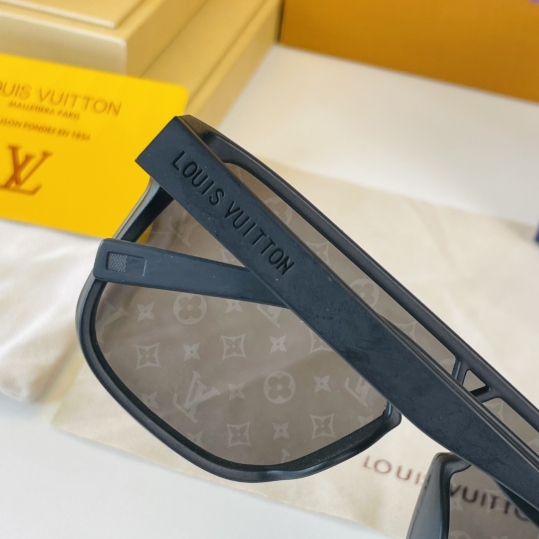 Shop Louis Vuitton Lv waimea sunglasses (Z1082E) by Maisondesoeur