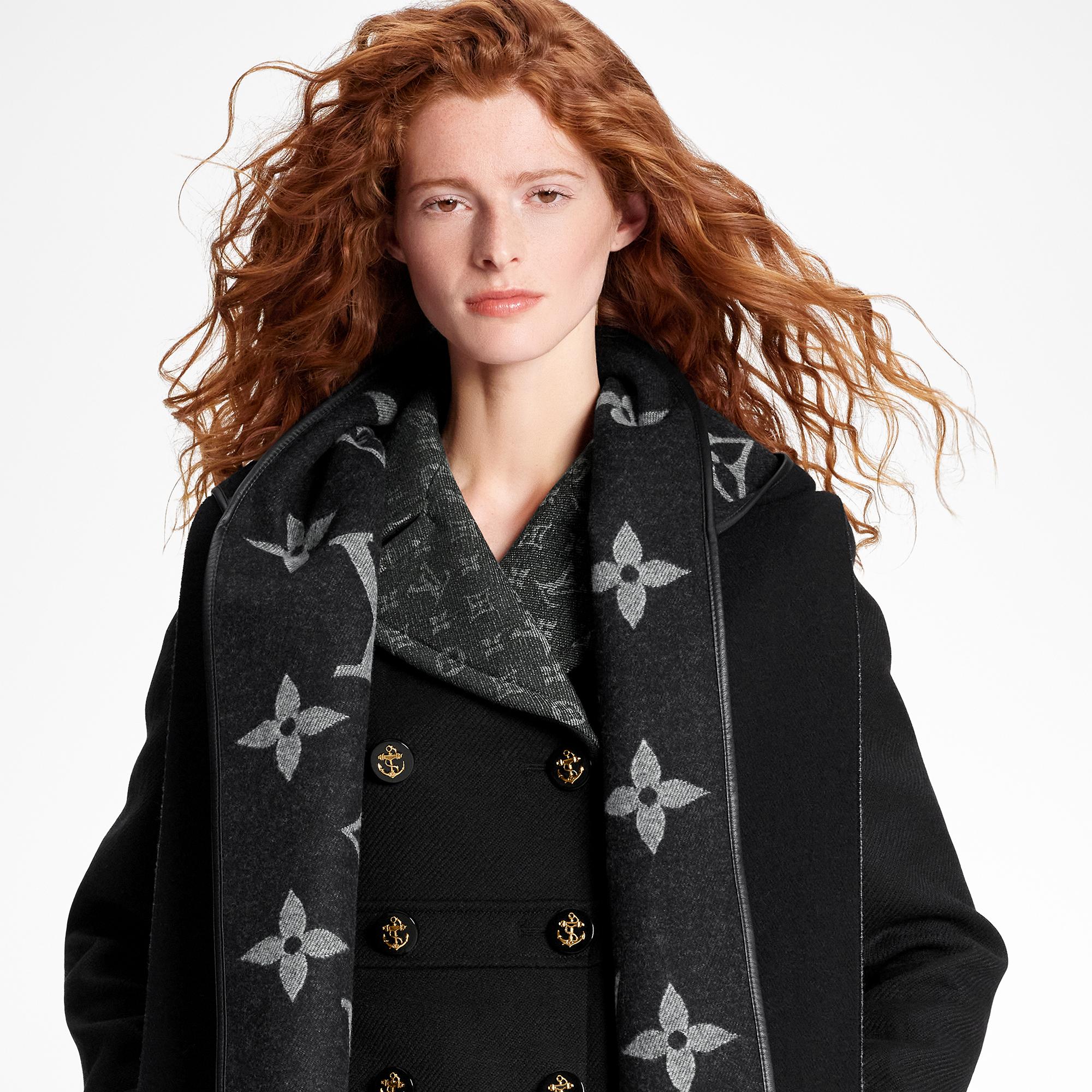 Louis Vuitton Scarf …  Outfits with scarf, Fashion, Autumn fashion