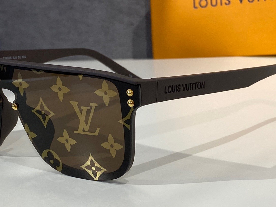 Shop Louis Vuitton Lv waimea sunglasses (Z1487W, Z1485W) by
