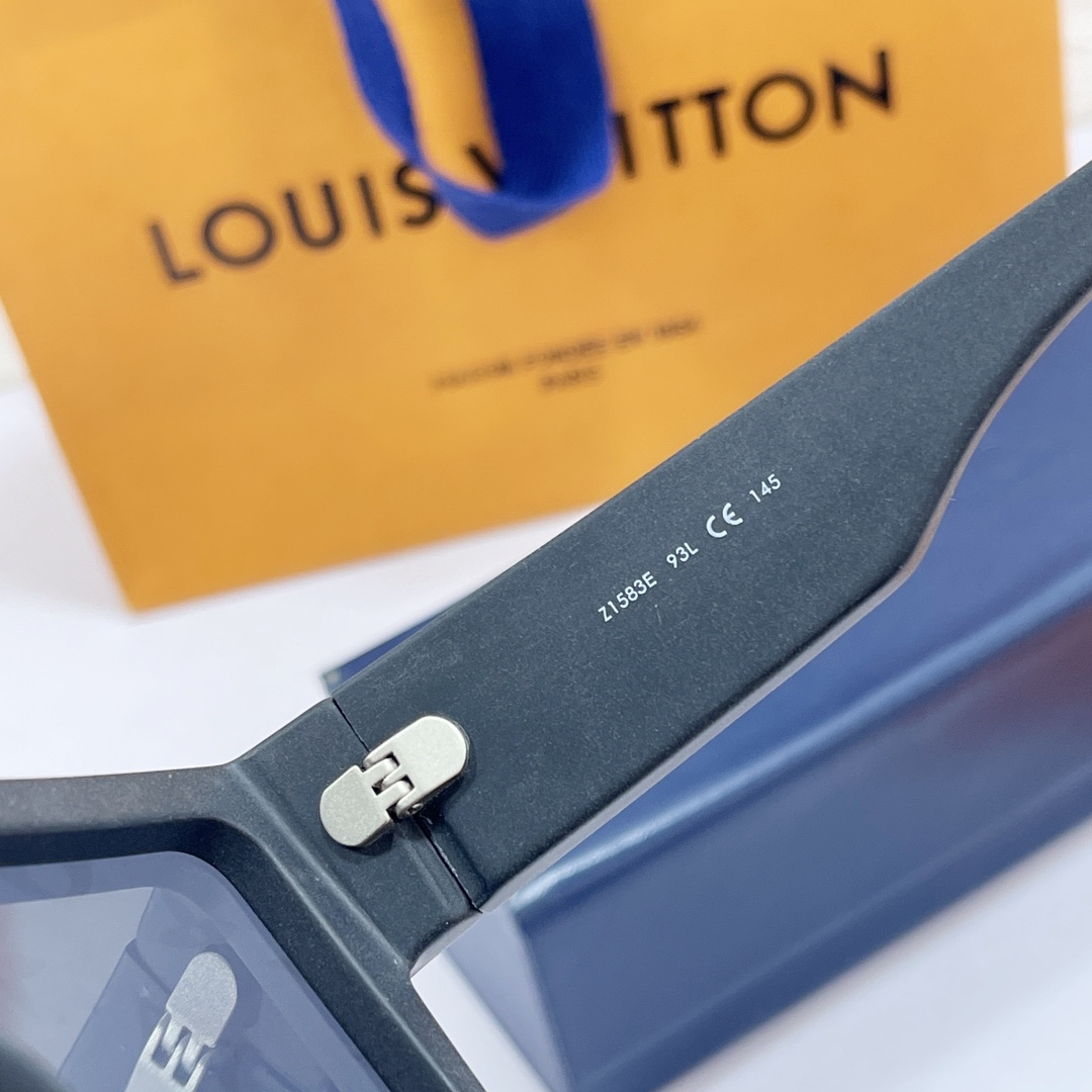 Louis Vuitton Z1583E LV Waimea L Sunglasses Brown