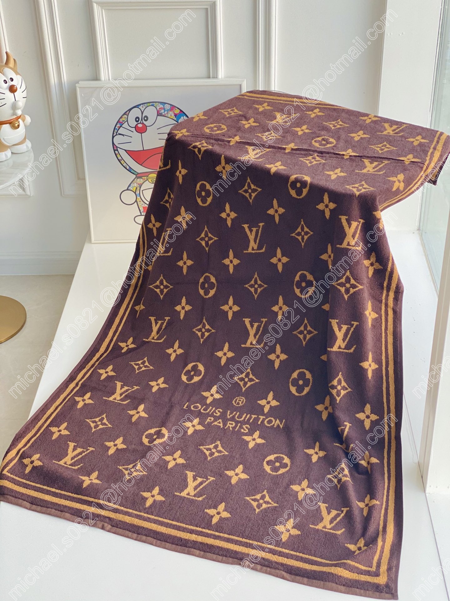 Shop Louis Vuitton MONOGRAM Monogram classic beach towel (M72364